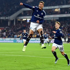 Ransford Königsdörffer feiert sein Siegtor 2022 in Hannover