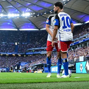 Immanuel Pherai beim Eckball