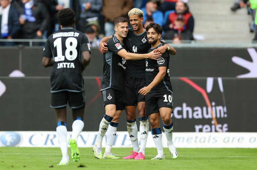Der HSV im schwarzen Ausweich-Trikot