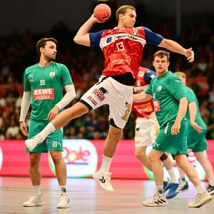 Niklas Weller startet mit dem HSVH am Donnerstag in Flensburg.