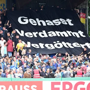Fahne im Fanblock von Atlas Delmenhorst