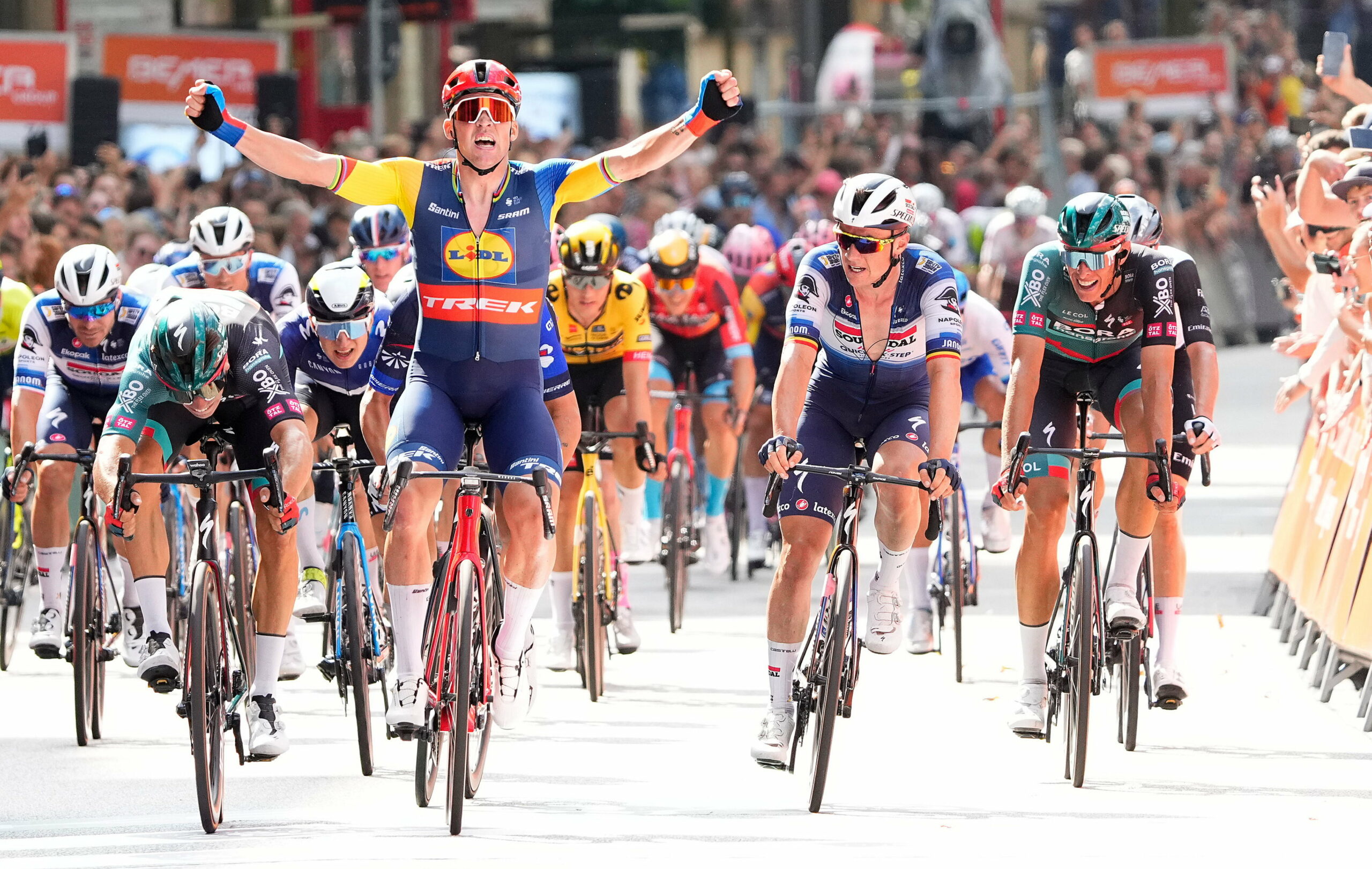 Mads Pedersen gewinnt das Hamburg-Rennen