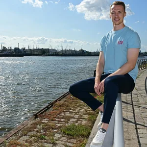 Sebastian Schonlau an der Elbe