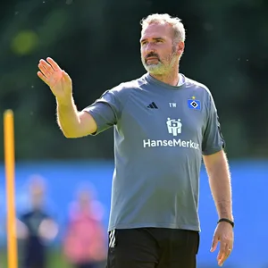 HSV Trainer Tim Walter beim Training