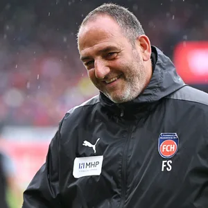 Frank Schmidt beim ersten Bundesliga-Heimspiel von Heidenheim