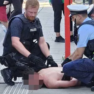 Mann randaliert in S-Bahn und verletzt Fahrgäste