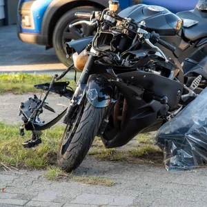 Schlimmer Unfall bei Hamburg – Motorradfahrer schwer verletzt