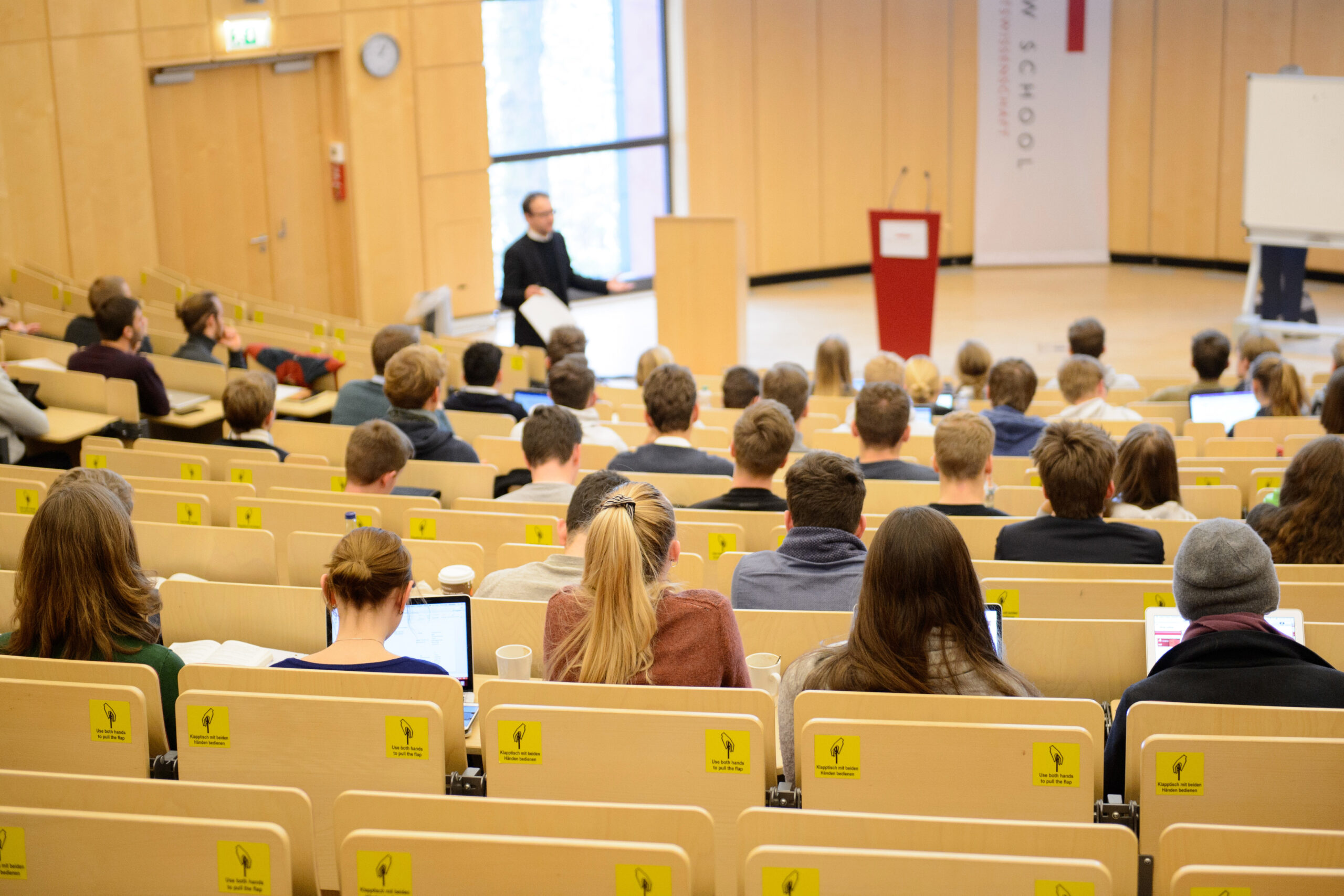 Studierende in einem Hörsaal