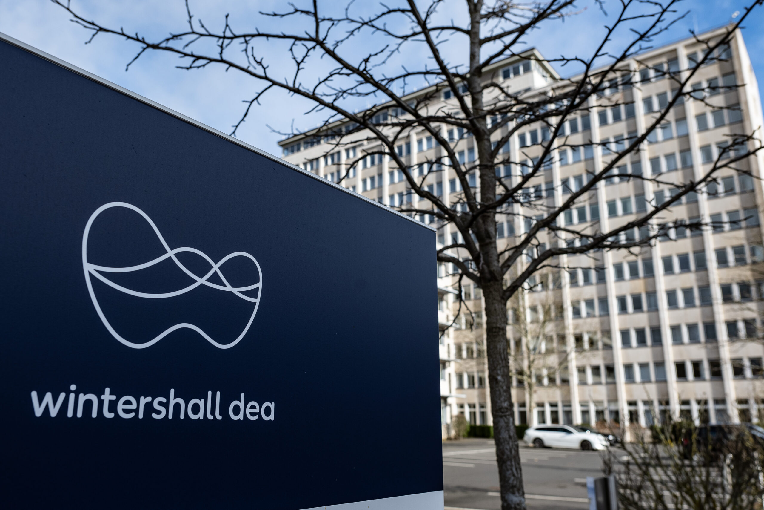 Die Zentrale von Wintershall Dea in Kassel: Der Konzern will besonders in Hamburg viele Stellen abbauben.