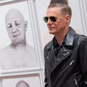 Bryan Adams bei seiner Foto-Ausstellung im Osthaus Museum Hagen