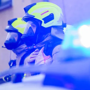 Feuerwehrmänner aus Hannover wurden bei einem Einsatz attackiert (Symbolfoto).