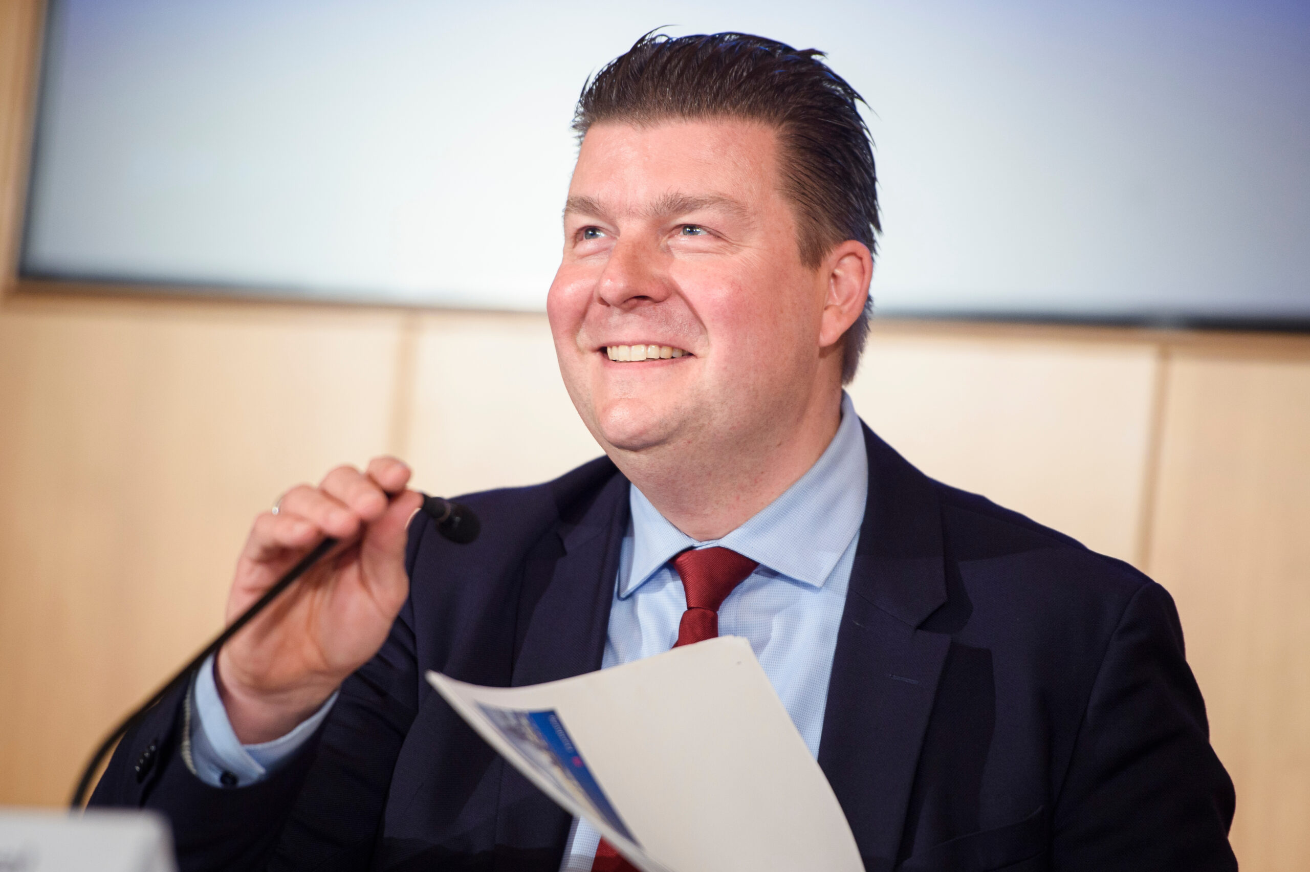 Finanzsenator Andreas Dressel stellt die aktuelle Finanzlage Hamburgs vor.