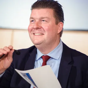 Finanzsenator Andreas Dressel stellt die aktuelle Finanzlage Hamburgs vor.