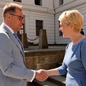 Makeiev und Schwesig bei dem letzten Besuch des ukrainischen Botschafters im Juni.