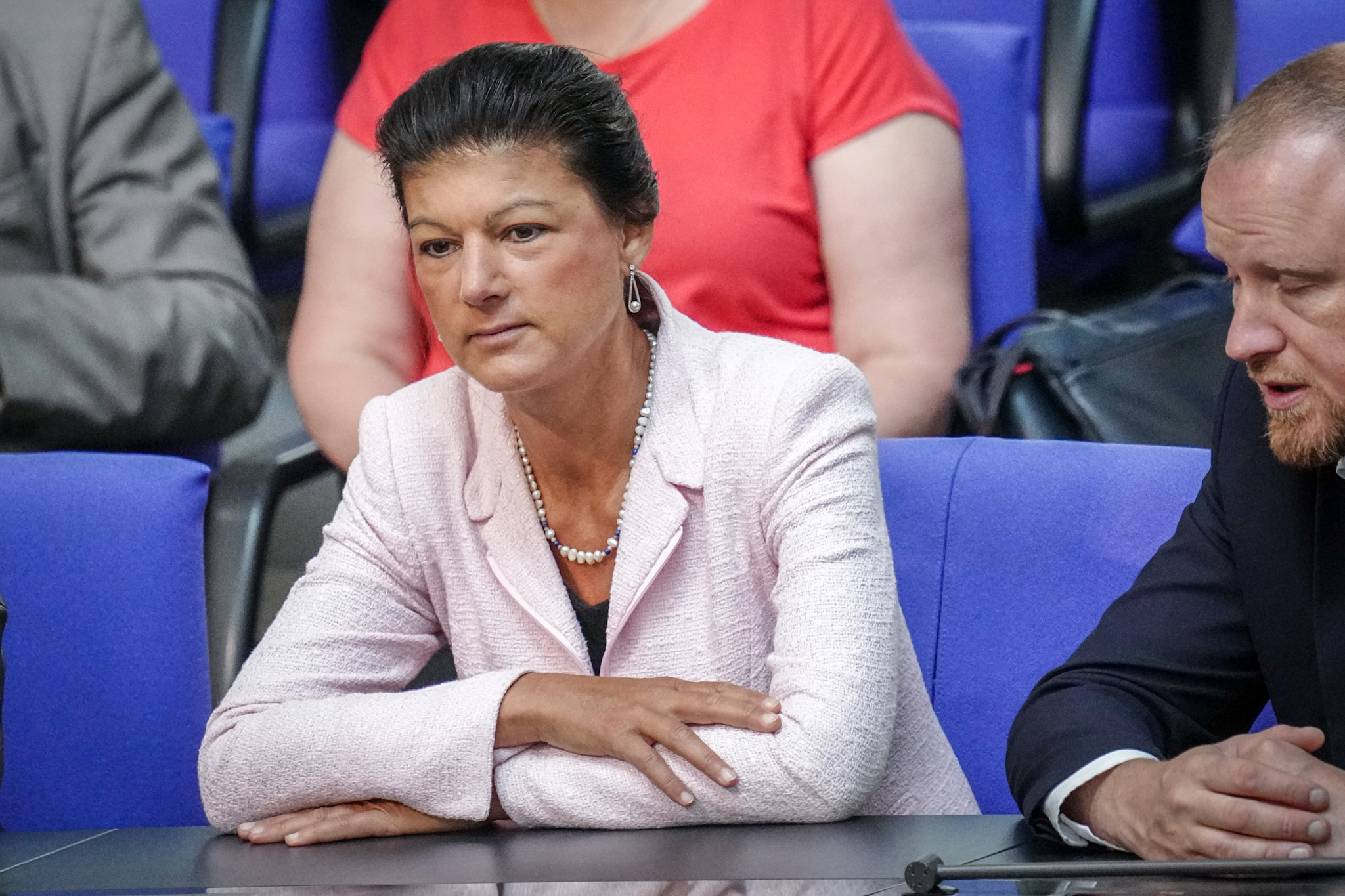 Sahra Wagenknecht (Die Linke), Bundestagsabgeordnete, nimmt an der Sitzung des Bundestags mit der ersten Lesung zur Änderung des Gebäudeenergiegesetzes teil. (Archivbild)