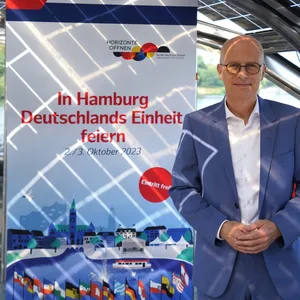 Peter Tschentscher (SPD), erster Bürgermeister und Präsident des Senats der Freien und Hansestadt Hamburg, während eines Medientermins im Juli diesen Jahres zum Planungsstand der Feierlichkeiten zum Tag der Deutschen Einheit.