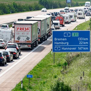 Stau auf der A1 bei Hamburg (Archivbild).