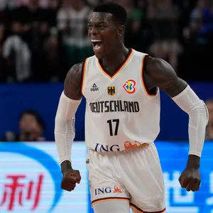 Dennis Schröder schreit