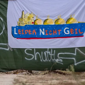 Eingang zu Camp der Aktivistengruppe Ende Gelände