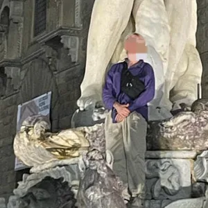 Der deutsche Tourist vor dem Neptunbrunnen in Florenz