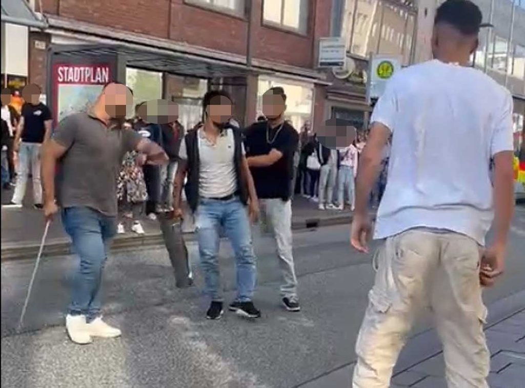 Massenschlägerei in Lübecker City - Polizeimeldung stößt auf Unverständnis
