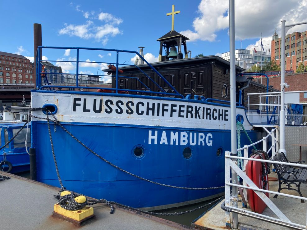 Flussschifferkirche an der Elbe