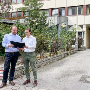 Matthias Möller (links) und Mark Maurin planen die Zukunft vom Grindelhof 87.