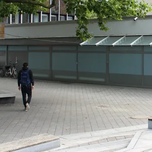 Seit mehr als einem Jahr steht der ehemalige Biomarkt in Eimsbüttels Zentrum leer.