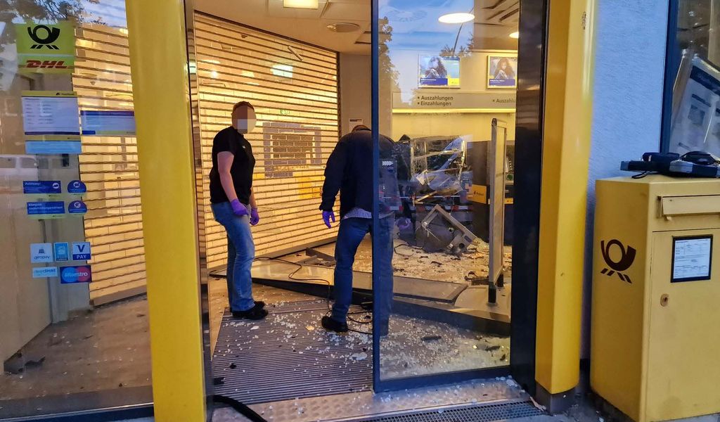 ATM Blown Up in Lurup: Unknown Perpetrators Make Dramatic Escape with Stolen Cash