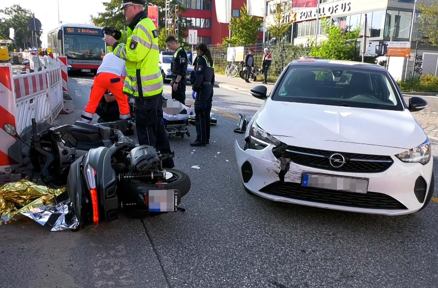 Moped-Fahrer bei Unfall in Hamburg schwer verletzt