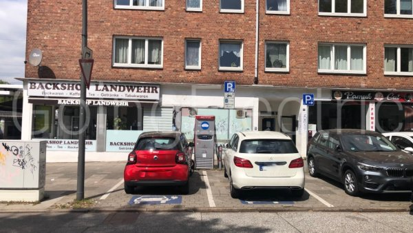 Früher konnten an der alten Ladesäule, wie sonst überall in Hamburg auch, zwei E-Autos stehen.