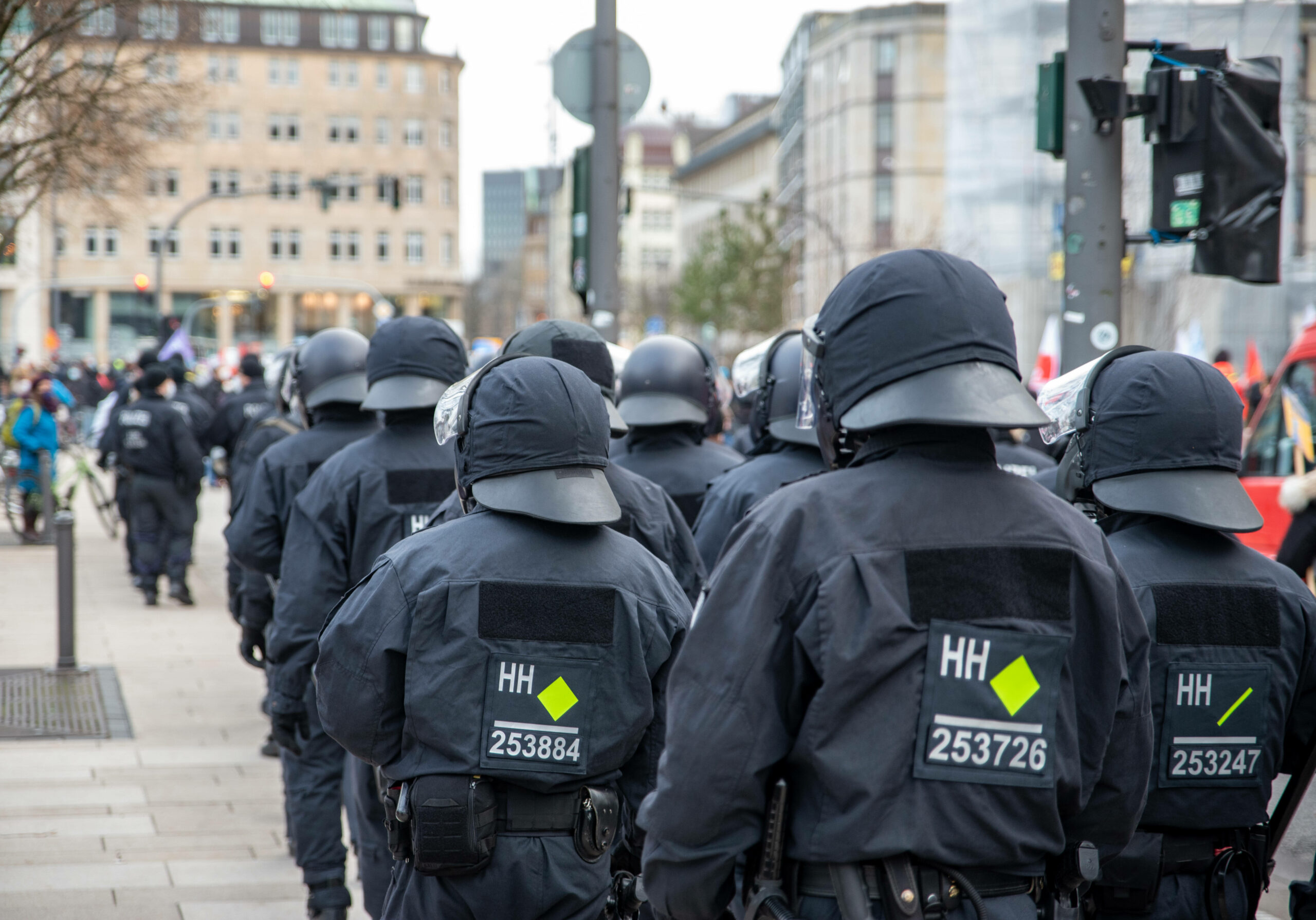 Hundertschaften der Polizei im Einsatz (Symbolbild).