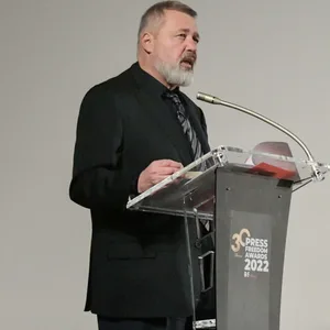 Journalist und Nobelpreisträger Dmitry Muratov bei den RSF Press Freedom Awards in Paris im Jahr 2022 (Archivbild)