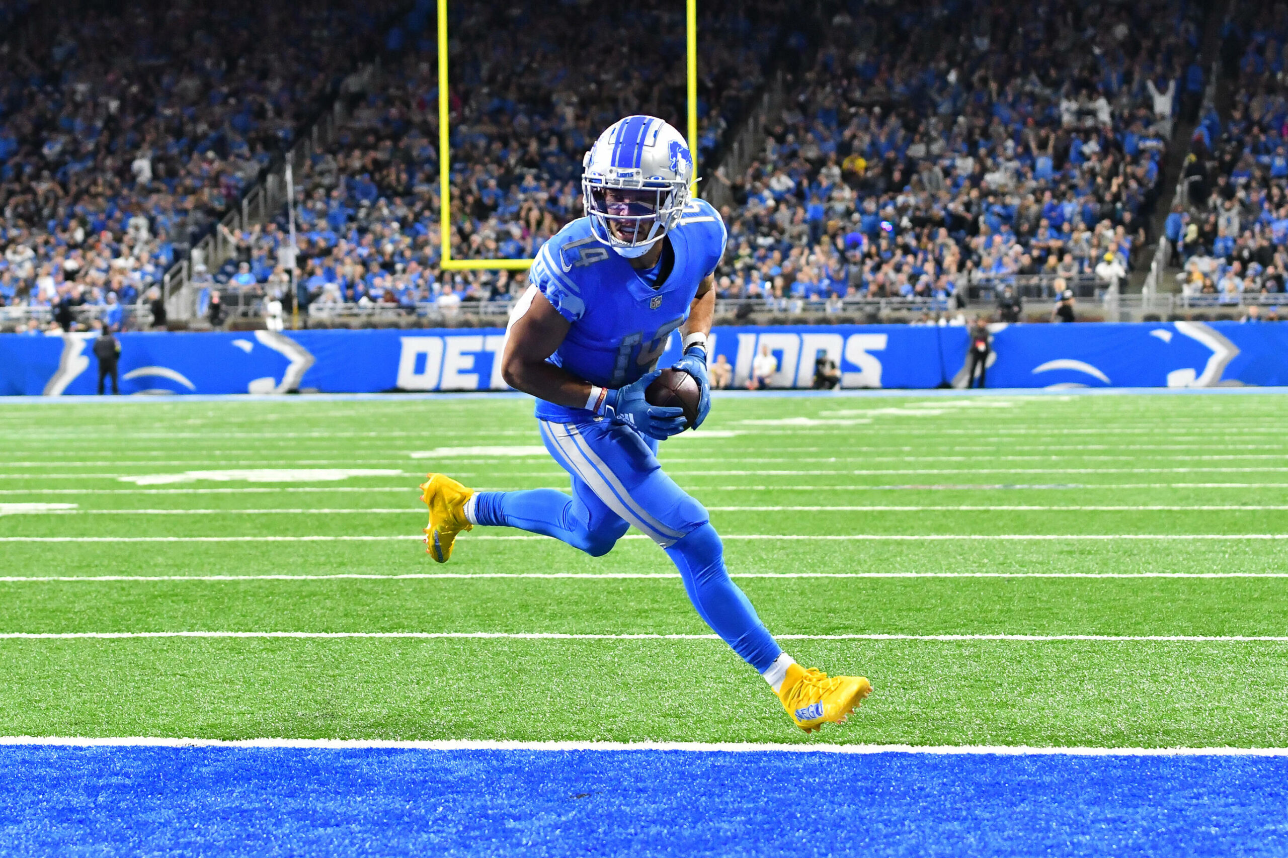 Amon-Ra St. Brown erzielt einen Touchdown gegen die Jacksonville Jaguars