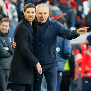 Xabi Alonso und Christian Streich an der Seitenlinie