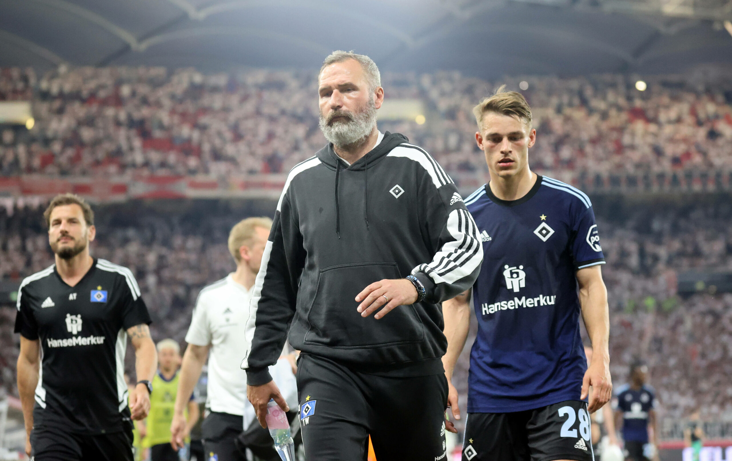 HSV-Trainer Tim Walter dürfte gegen Düsseldorf in der Abwehr auf Miro Muheim setzen.