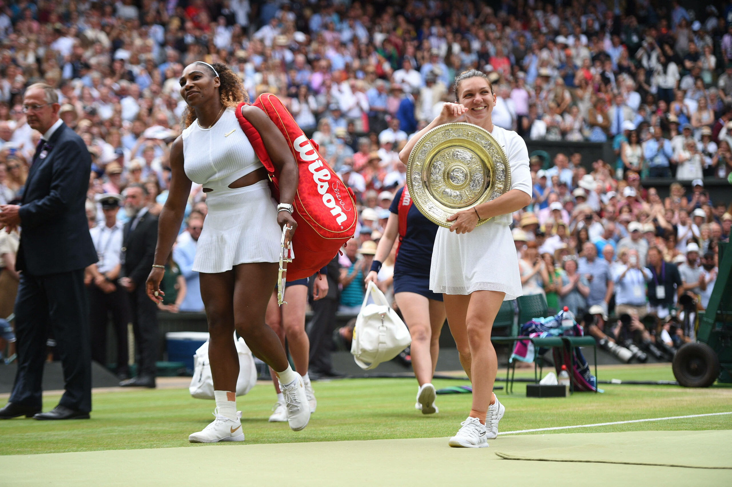 Serena Williams und Simona Halep beim Wimbledon-Finale 2019