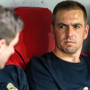 Philipp Lahm auf der Trainerbank