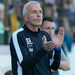 Ernst Middendorp beim Regionalligaspiel gegen Drochtersen/Assel