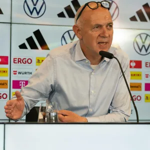 Bernd Neuendorf auf einer DFB-Pressekonferenz