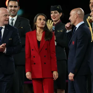 Gianni Infantino, Königin Letitia von Spanien und Luis Rubiales beim WM-Finale der Frauen