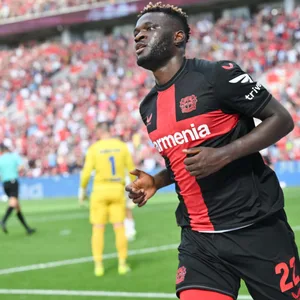 Victor Boniface bejubelt seinen Treffer zum 1:0 gegen Darmstadt