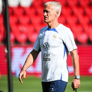 Frankreichs Nationaltrainer Didier Deschamps beim Training