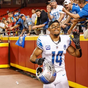 Amon-Ra St. Brown feiert mit den Detroit-Fans