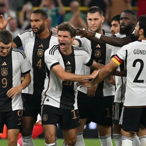 DFB-Team umjubelt Treffer von Thomas Müller gegen Frankreich