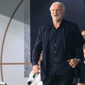 Rudi Völler am Spielfeldrand