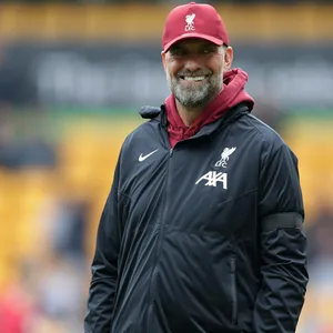 Jürgen Klopp grinst