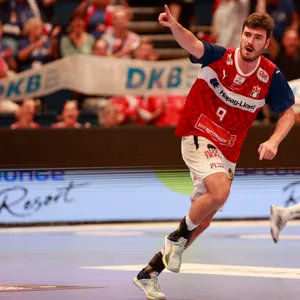 Jacob Lassen feiert sein Tor