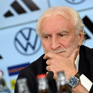 Rudi Völler bei einer DFB-Pressekonferenz