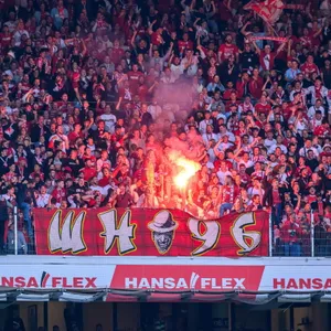 Der Fan-Block der Kölner Ultras in Bremen